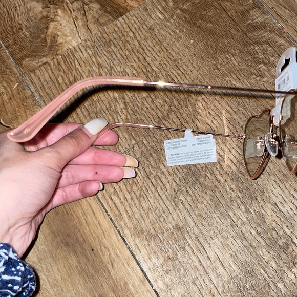 NWT Planet Earth Eyewear Rose Gold/Pink Heart Shaped Sunglasses - Picture 15 of 16